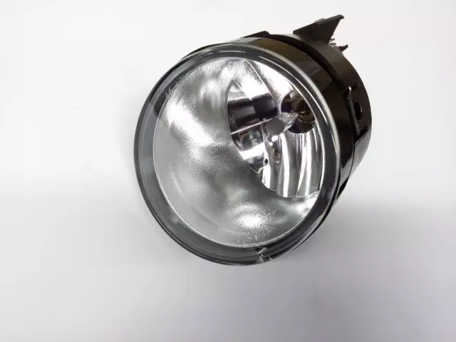 Fog Lamp Assembly - Passenger Side (RH) - Nissan (26150-ZE00A)