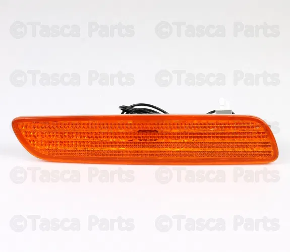 Side Marker Lamp - Passenger Side (RH) - Volvo (30621940)