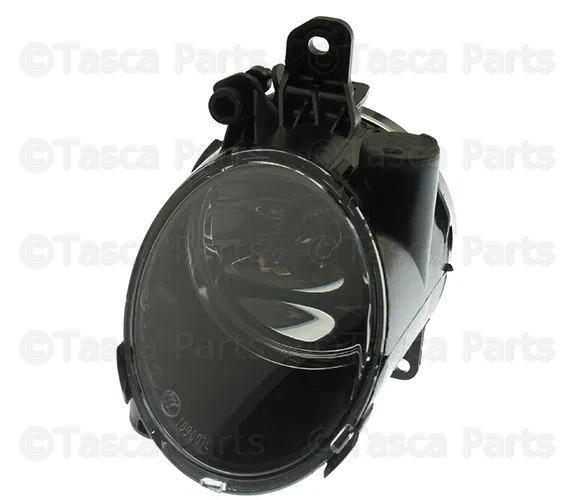 Fog Lamp Assembly - Passenger Side (RH) - Volvo (31213102)