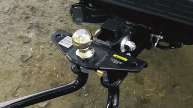 Tow Hitch Receiver - Class V (Includes Hitch & 7-Pin Wiring Harness Connector Only) - Nissan (999T5-W3220)