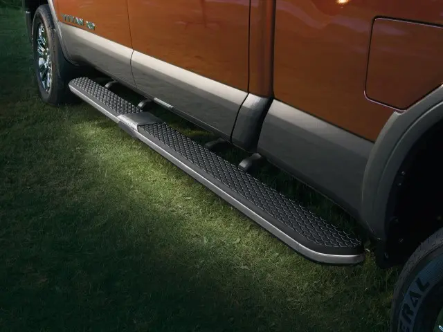Step Light - Nissan (999T6-W3398)