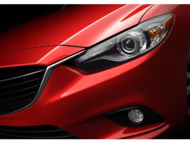 Fog Lights, Models, Tech Pkg - Mazda (GMN3-V4-600) - view 2
